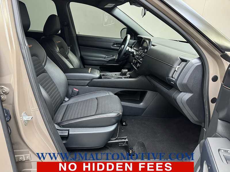 Used 2023 Nissan Pathfinder Rock Creek AWD/4WD image 22