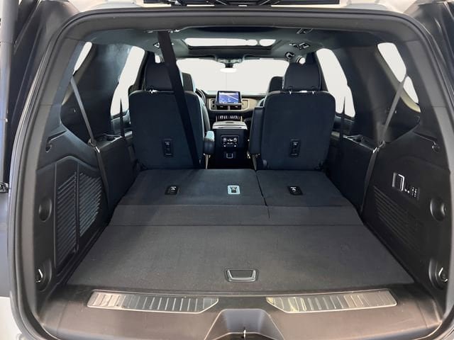 Used 2021 Chevrolet Tahoe High Country w/ Premium Package AWD/4WD image 10