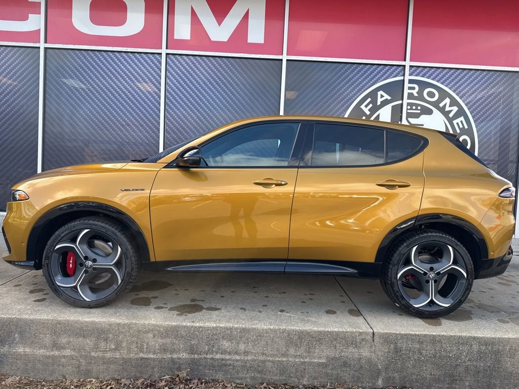 New 2026 Alfa Romeo Tonale Veloce w/ Quick Order Package 23H Volce image 9