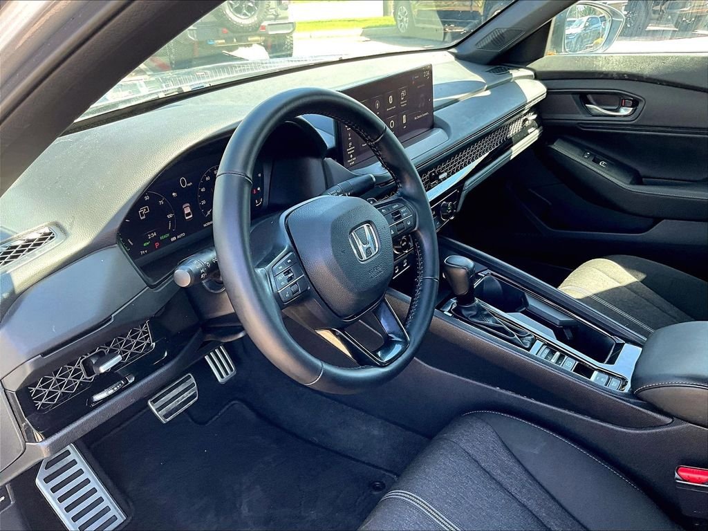 Used 2023 Honda Accord Sport image 8