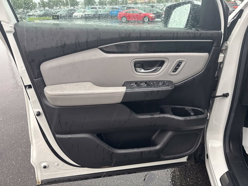 Certified 2025 Honda Pilot Elite image 30