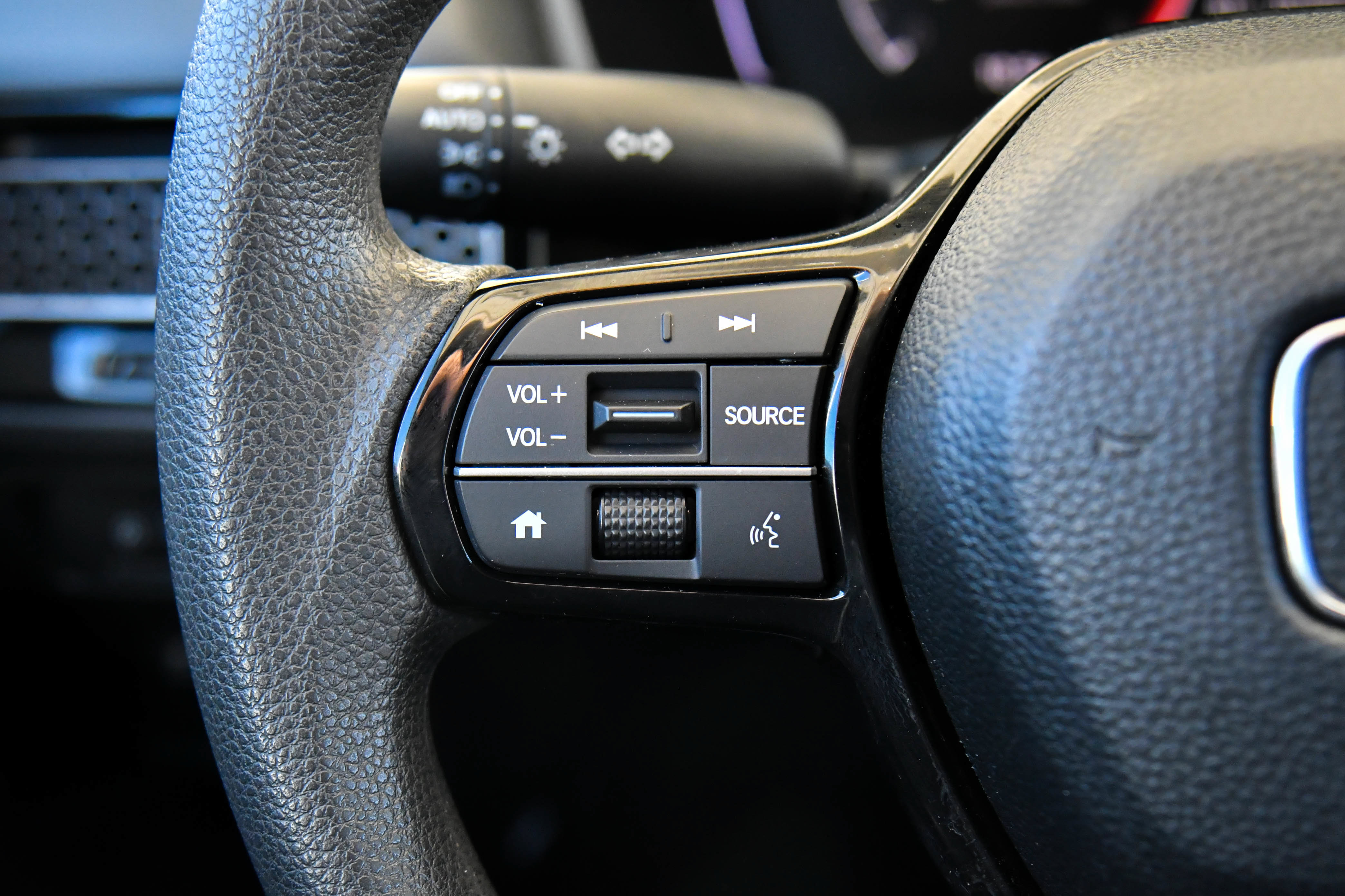 Used 2025 Honda Civic LX image 29