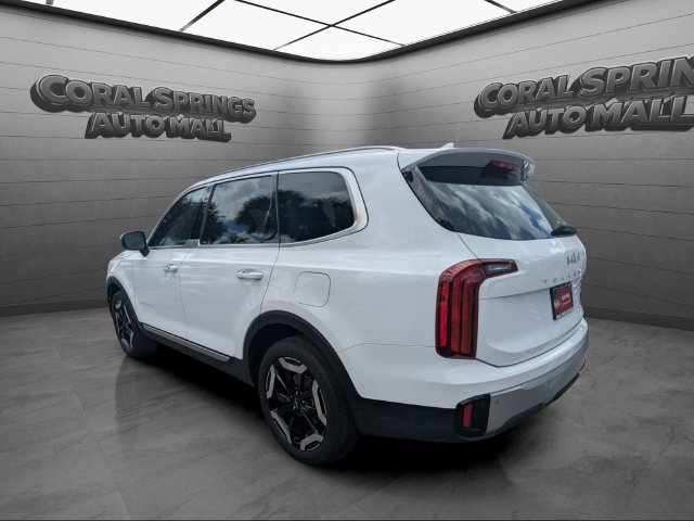 Certified 2023 Kia Telluride S w/ S Sunroof Package FWD image 5