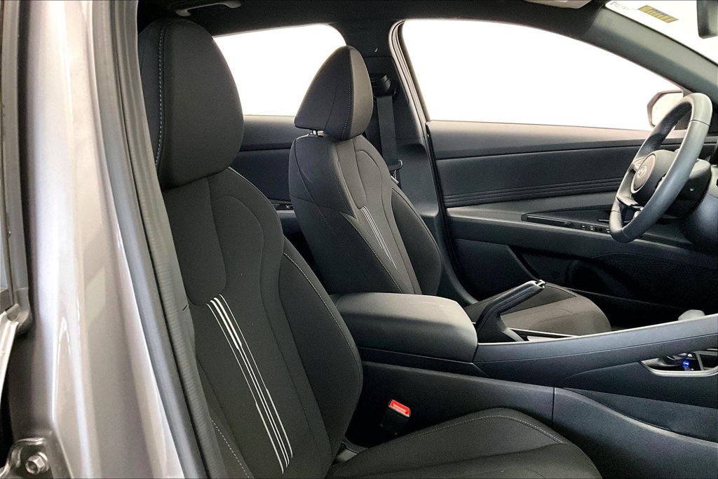 Certified 2025 Hyundai Elantra Sport FWD image 7