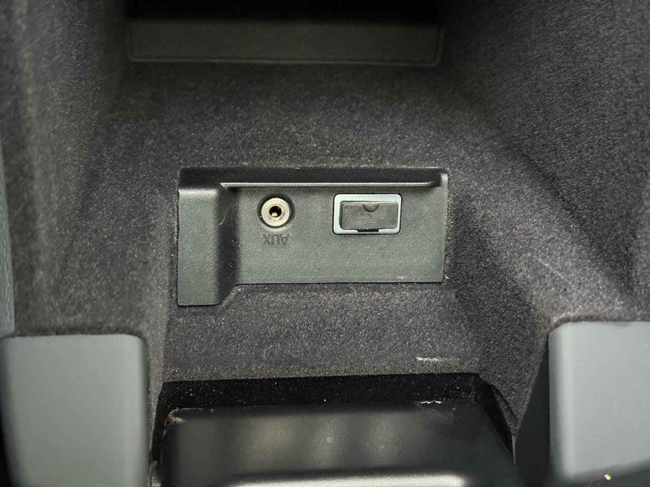 Used 2018 Volvo V60 T5 Cross Country w/ Convenience Package image 31