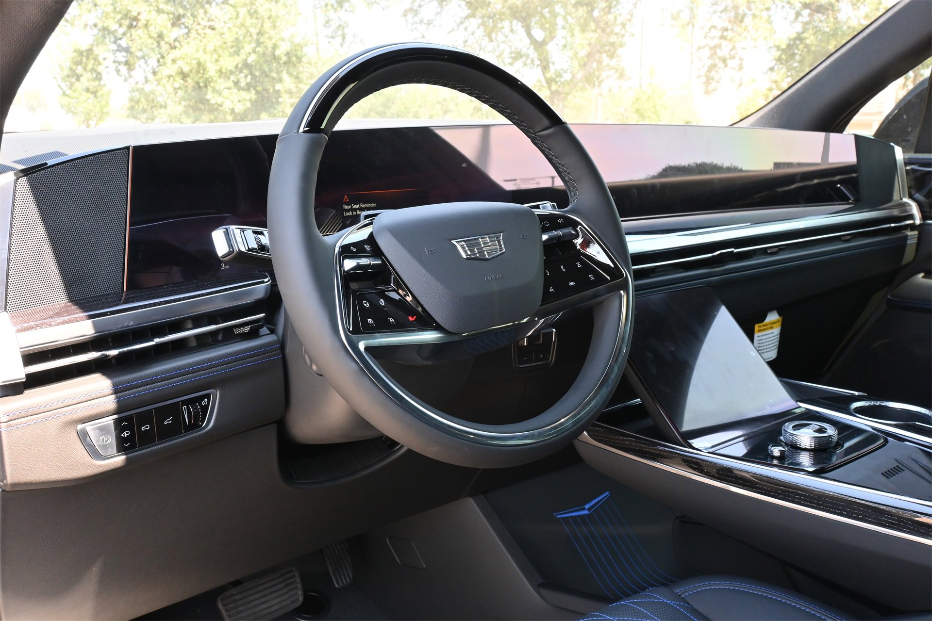 New 2026 Cadillac Escalade IQ Sport 1 w/ LPO, ONYX Package image 17