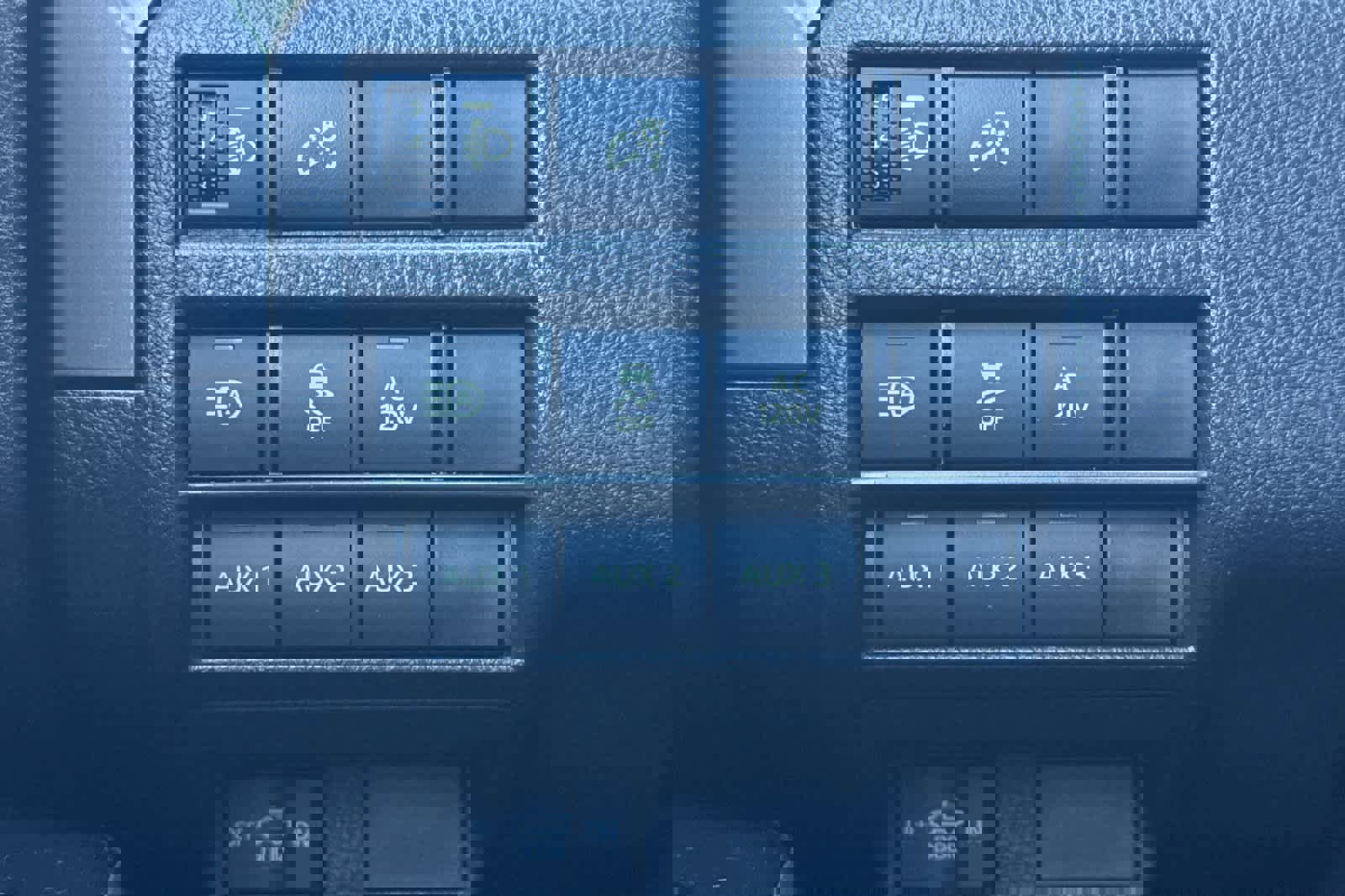 Certified 2025 Toyota Tacoma TRD Sport w/ TRD Sport Upgrade Package image 30