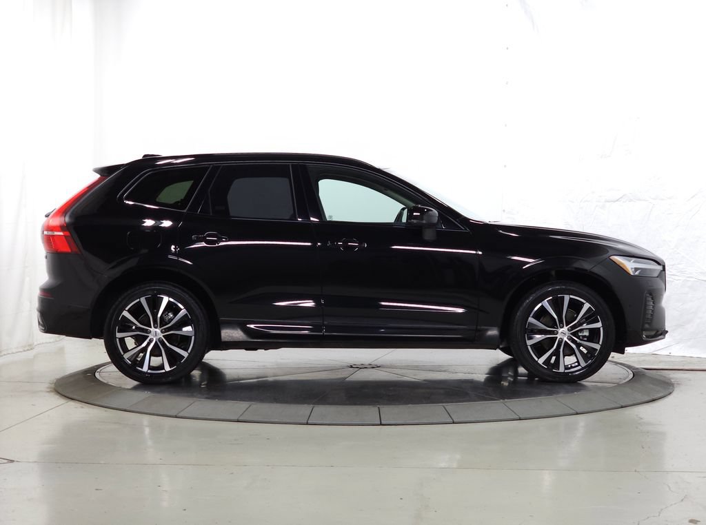 Certified 2025 Volvo XC60 B5 Plus AWD/4WD image 10