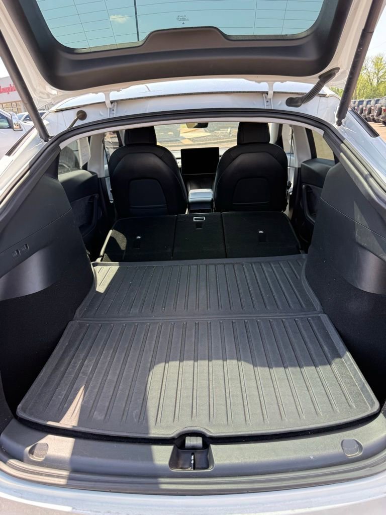 Used 2021 Tesla Model Y Long Range image 13