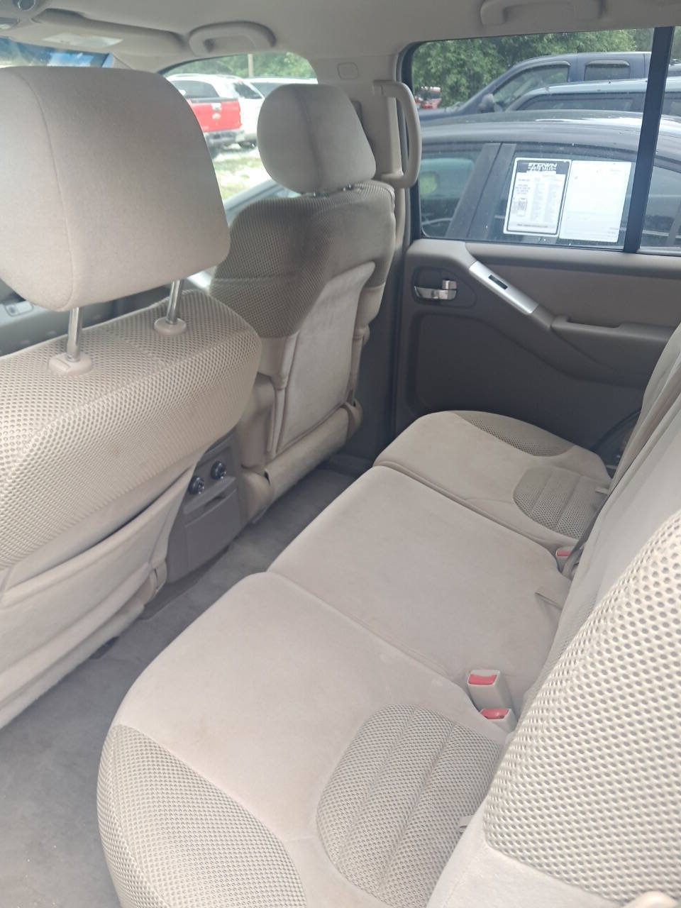 Used 2009 Nissan Pathfinder SE RWD image 3