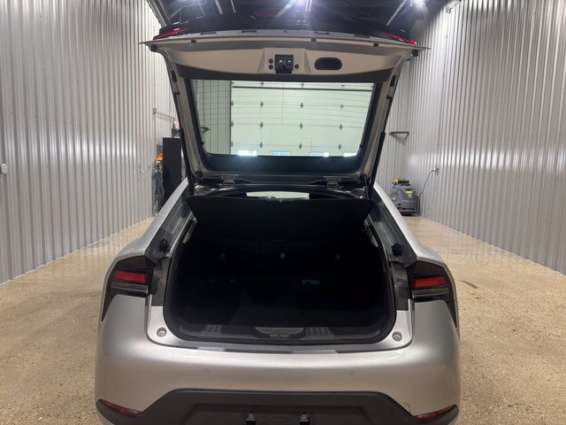 Used 2024 Toyota Prius LE image 5