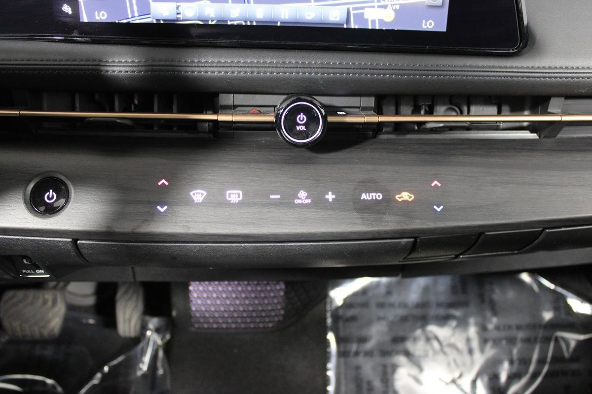 Used 2024 Nissan Ariya FWD image 17