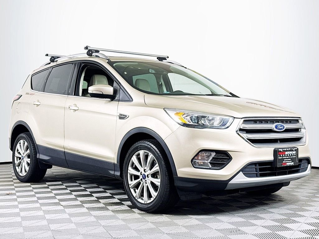 Used 2017 Ford Escape Titanium image 1