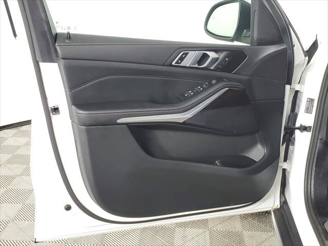 Used 2025 BMW X5 xDrive40i w/ Parking Assistance Package AWD/4WD image 25