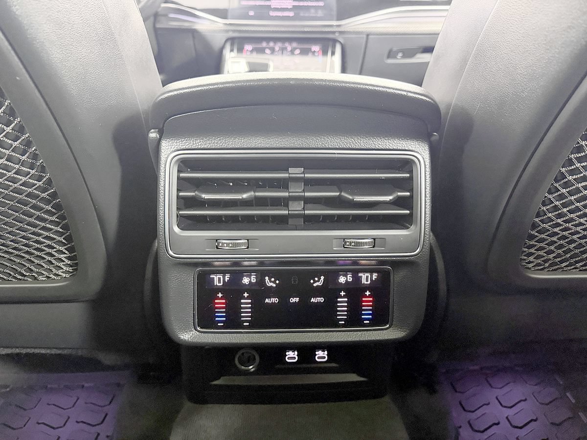 Used 2021 Audi SQ7 Premium Plus w/ Driver Assistance Package AWD/4WD image 60