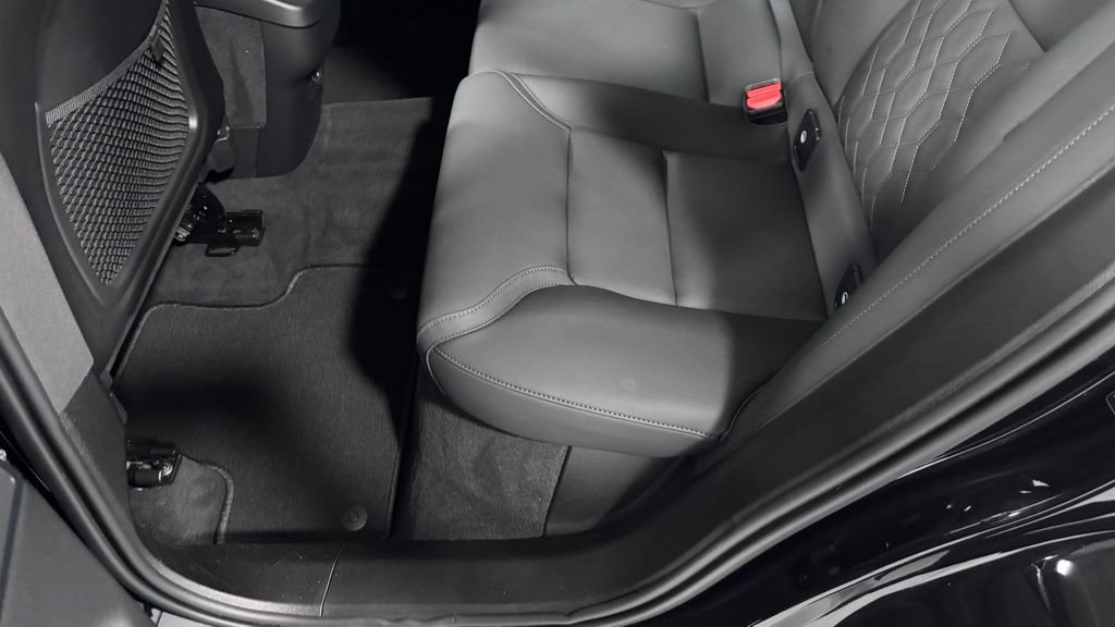 Certified 2026 Volvo XC60 B5 Plus AWD/4WD image 21
