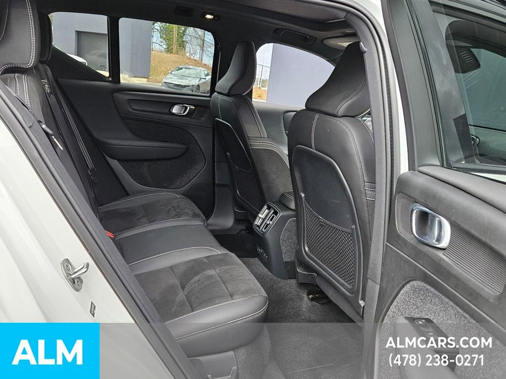 Used 2022 Volvo XC40 P8 Recharge Ultimate image 17