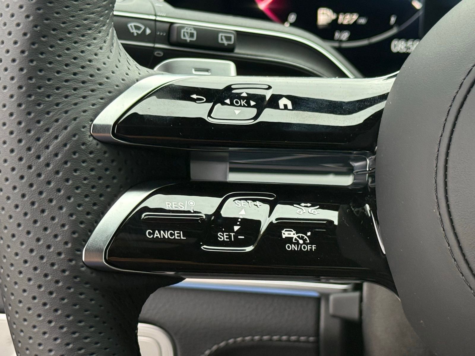 New 2026 Mercedes-Benz GLS 580 4MATIC image 21