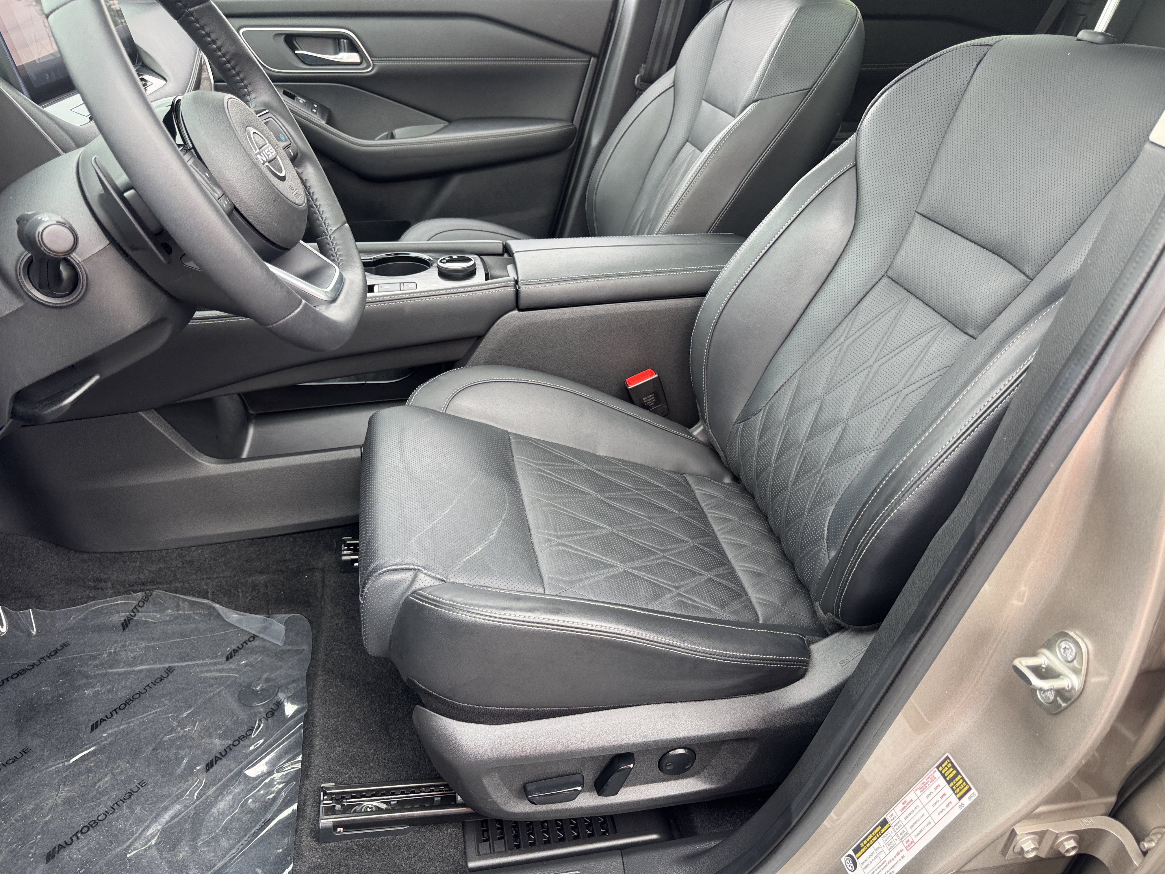 Used 2024 Nissan Rogue Platinum w/ Platinum Premium Package AWD/4WD image 8