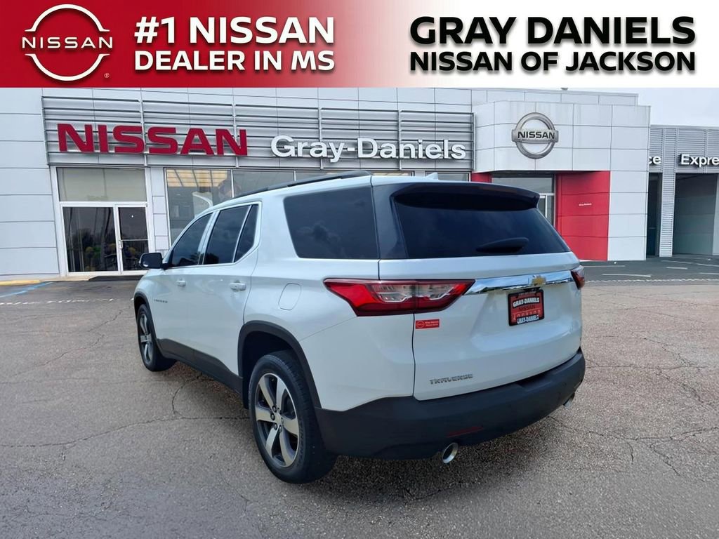Used 2021 Chevrolet Traverse LT w/ LT Premium Package FWD image 5