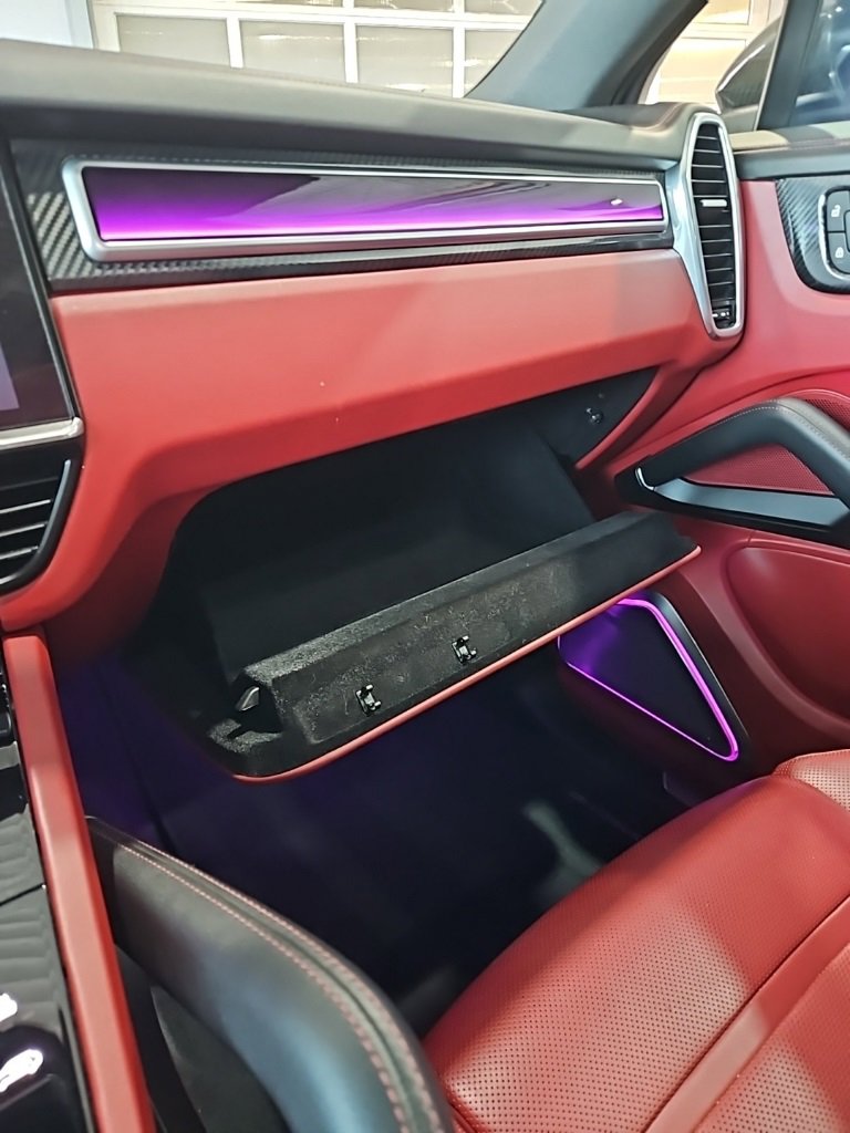 Used 2022 Porsche Cayenne Coupe image 30