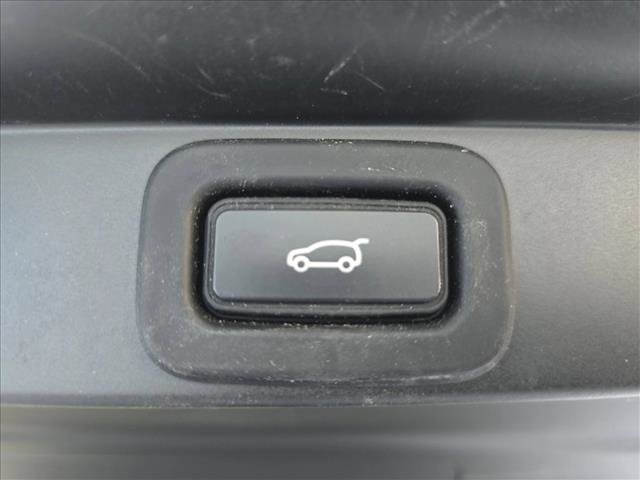 Certified 2023 Land Rover Range Rover SE image 12