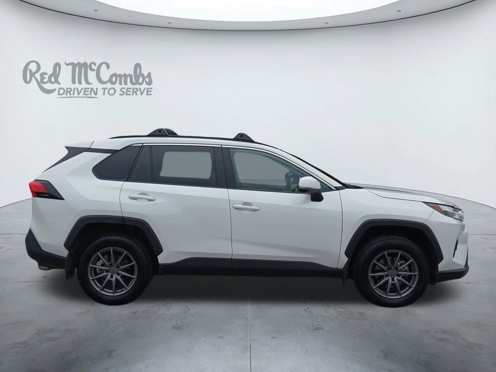 Used 2023 Toyota RAV4 XLE Premium image 6