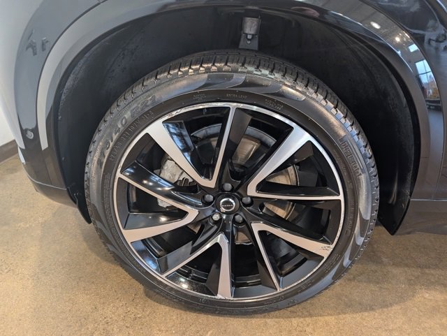 Used 2023 Volvo XC90 B5 Plus w/ Protection Package Premier image 9