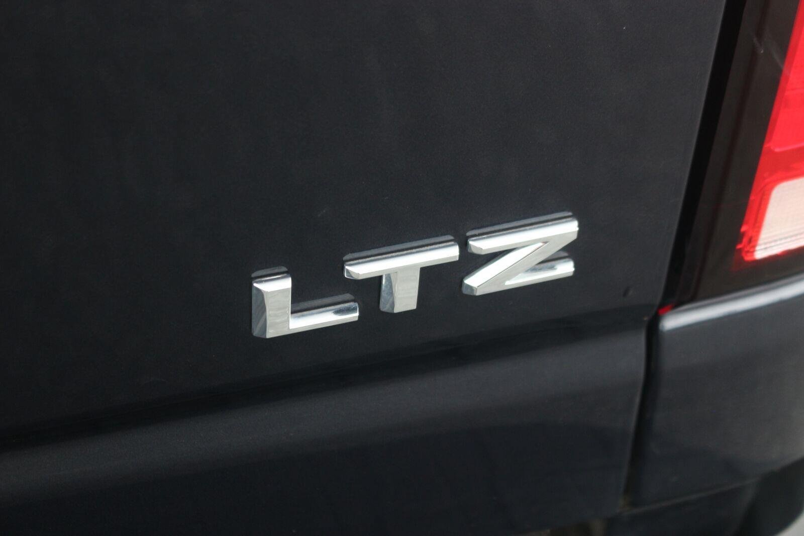 Used 2024 Chevrolet Silverado 2500 LTZ w/ LTZ Convenience Package AWD/4WD image 13