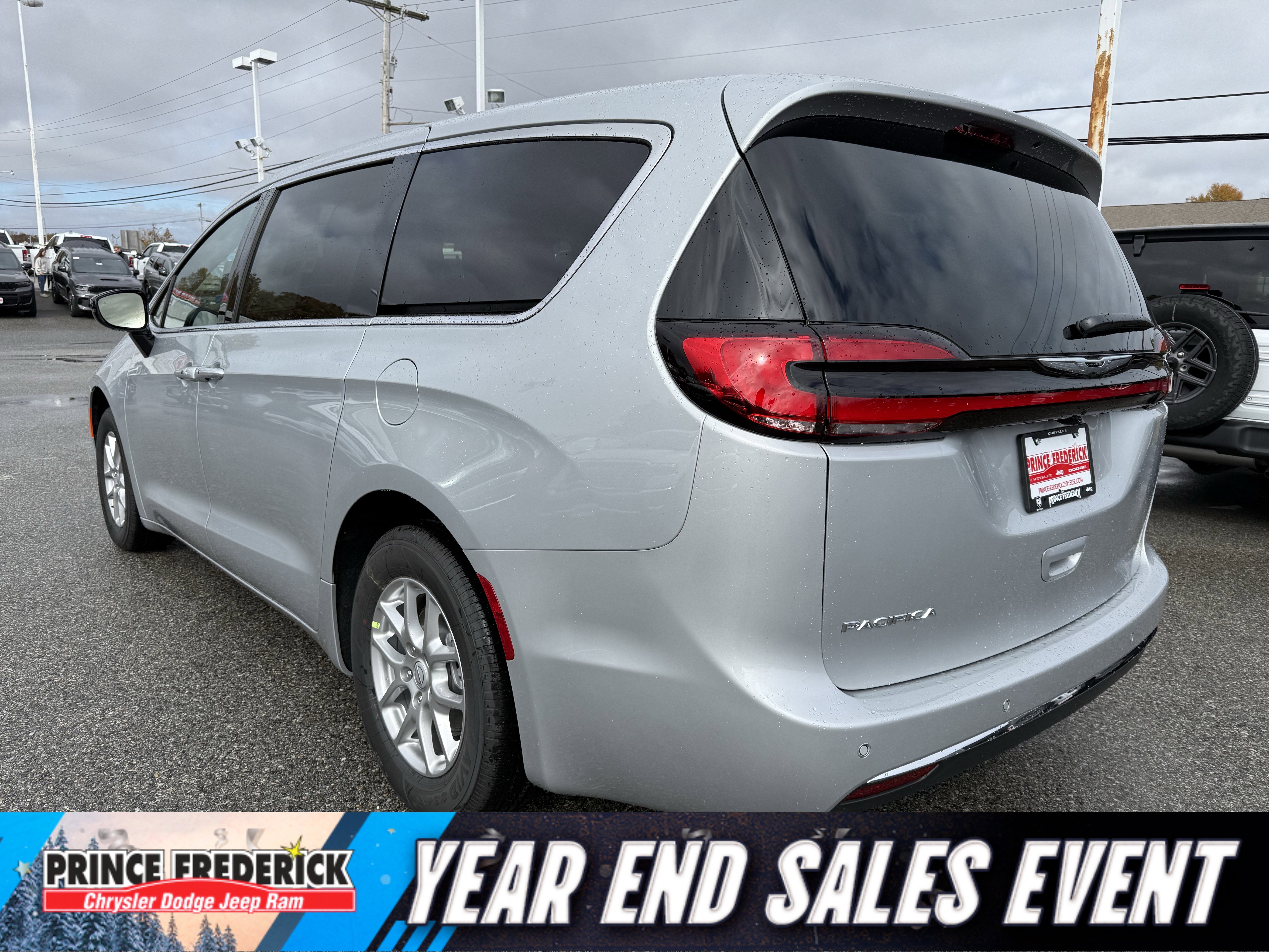 New 2026 Chrysler Pacifica Select image 5