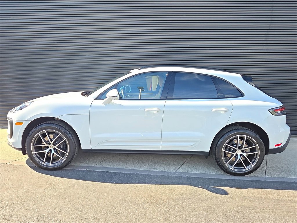 New 2026 Porsche Macan image 2