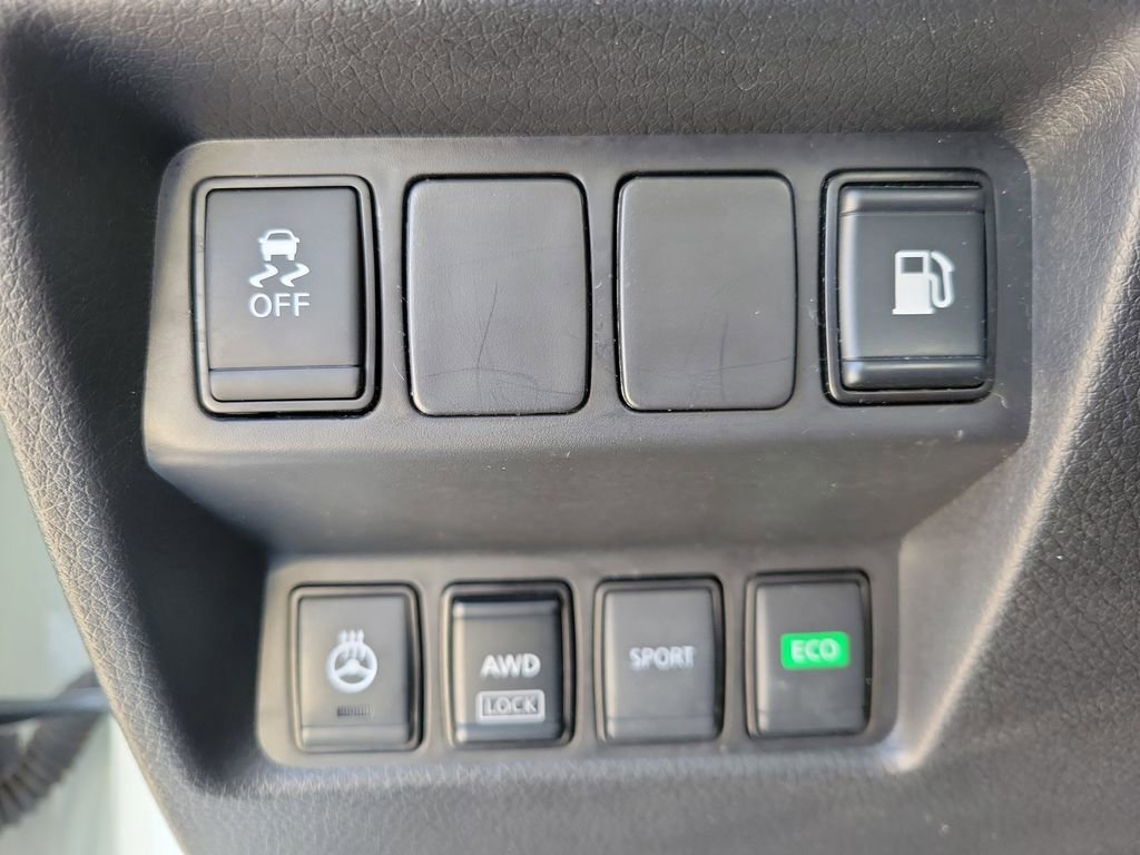 Used 2020 Nissan Rogue S image 19