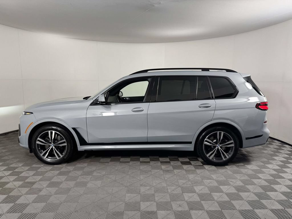 Used 2026 BMW X7 xDrive40i AWD/4WD image 11