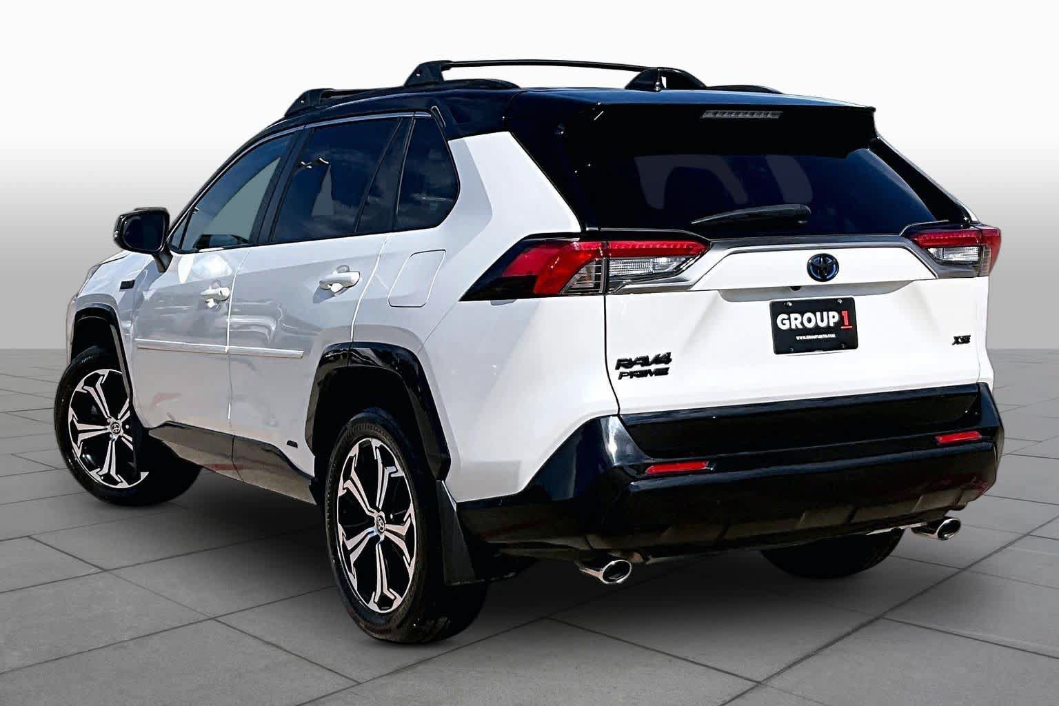 Used 2022 Toyota RAV4 XSE w/ Weather Package AWD/4WD image 12