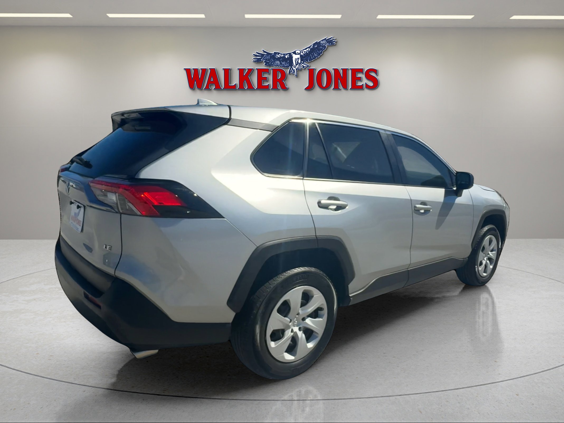 Used 2024 Toyota RAV4 LE image 5
