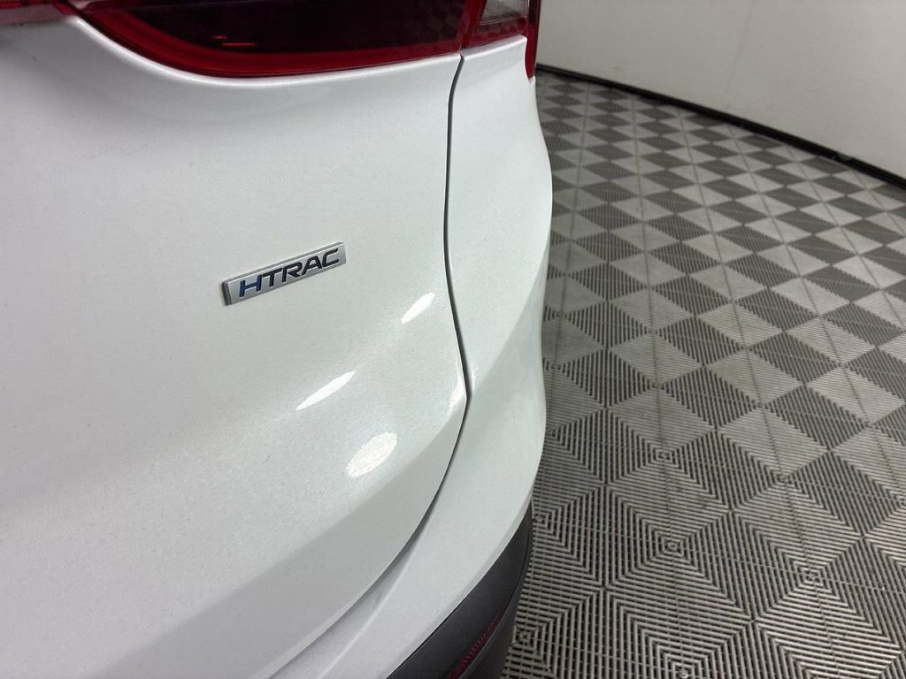 Used 2023 Hyundai Santa Fe SEL w/ Premium Package image 8