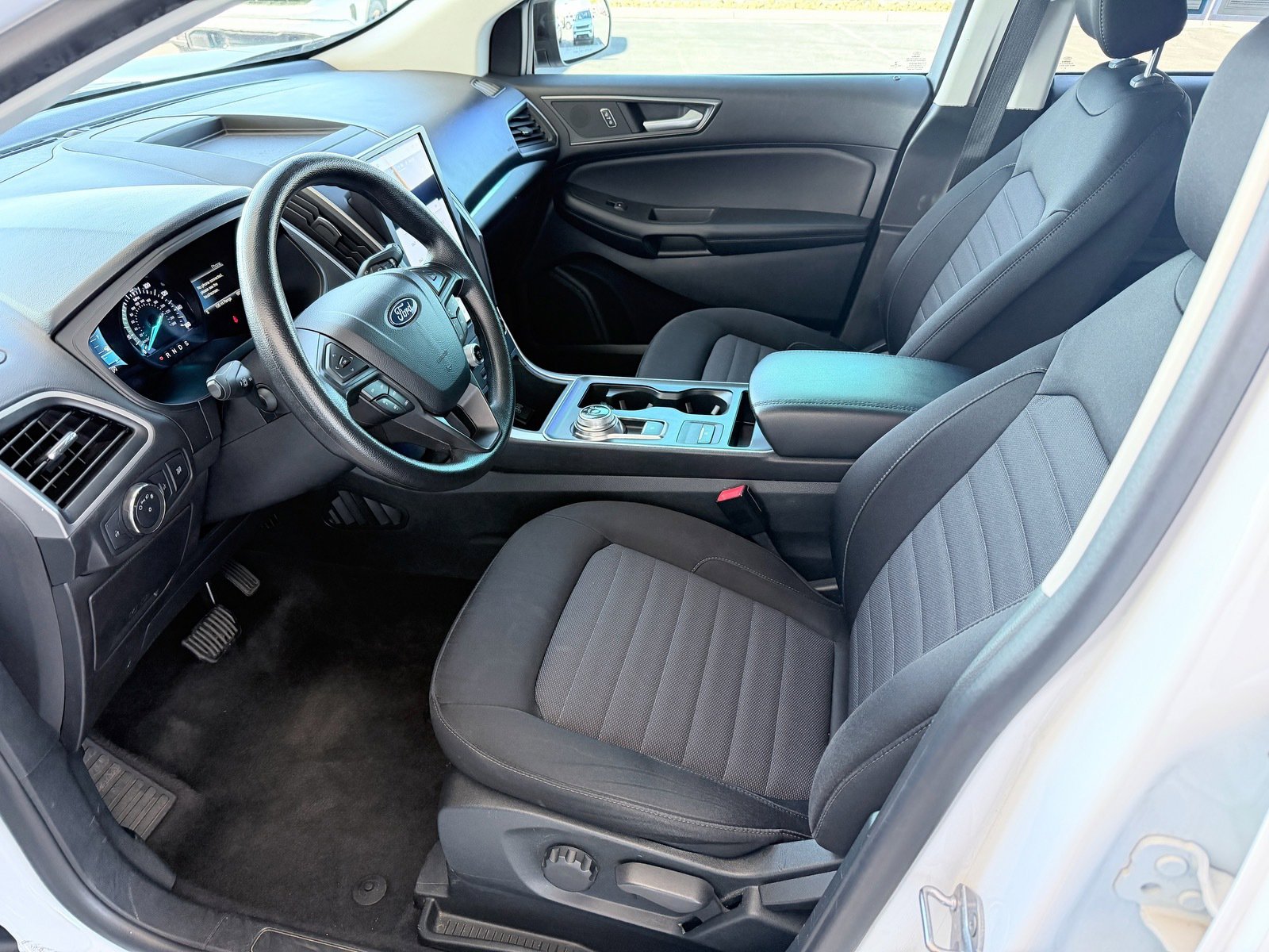 Used 2022 Ford Edge SE w/ Black Appearance Package image 15