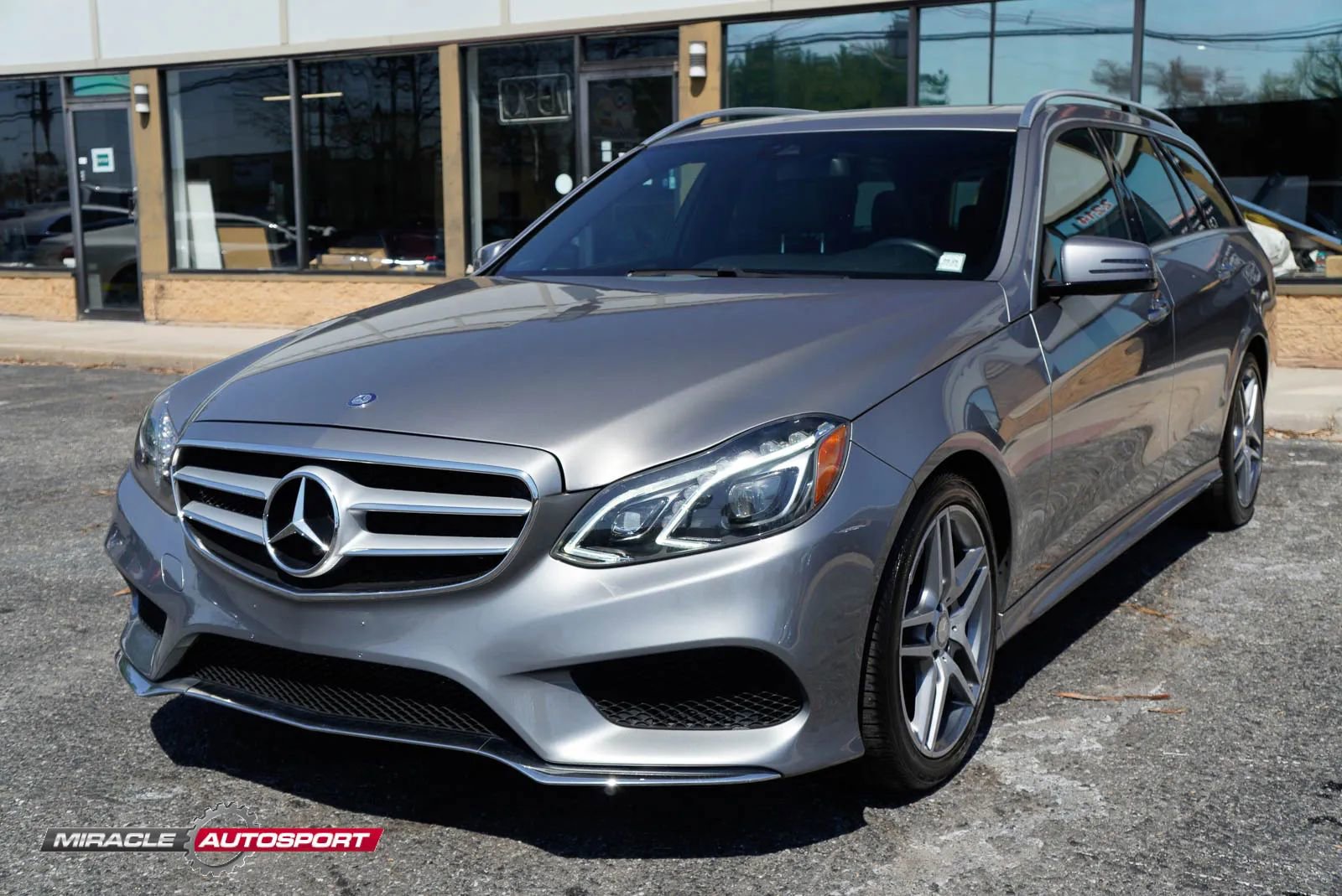 Used 2014 Mercedes-Benz E 350 4MATIC Wagon w/ Premium 1 Package image 3
