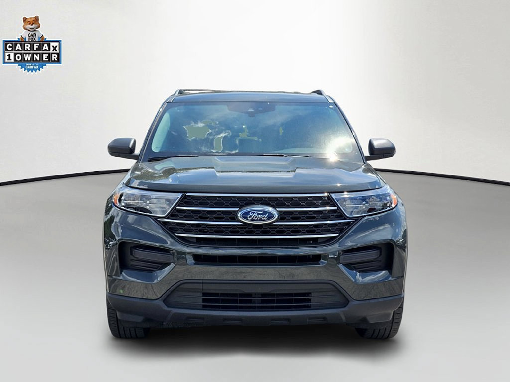 Used 2024 Ford Explorer XLT AWD/4WD image 2
