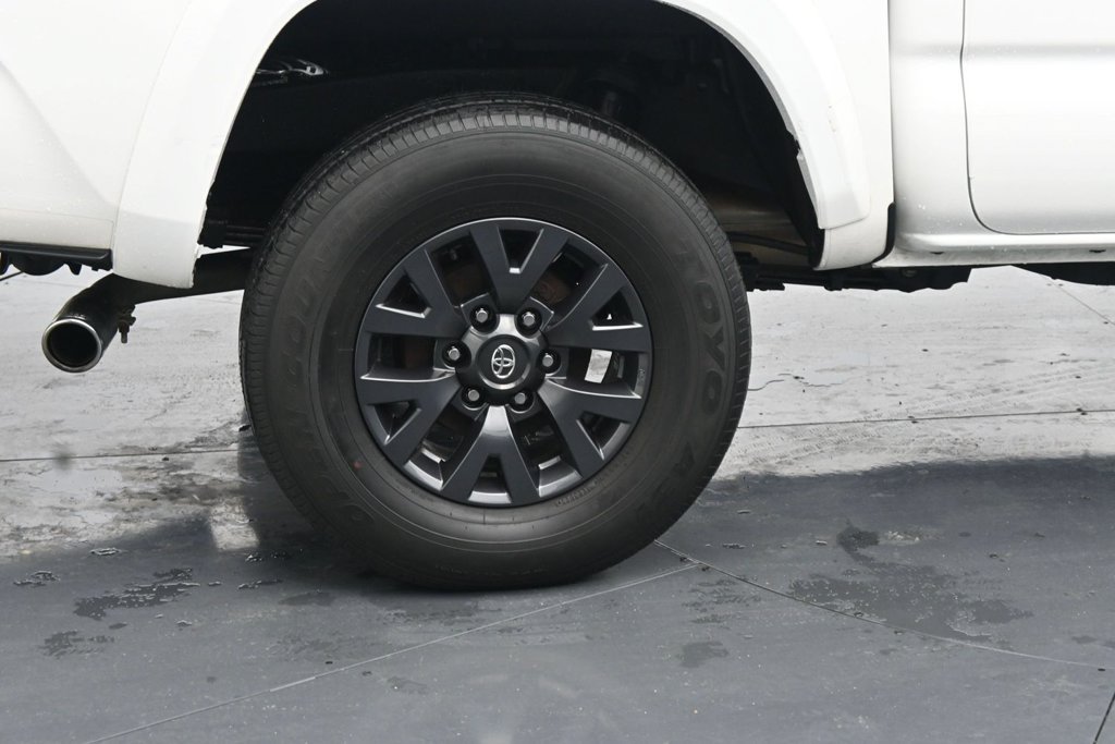 Used 2023 Toyota Tacoma SR5 AWD/4WD image 10