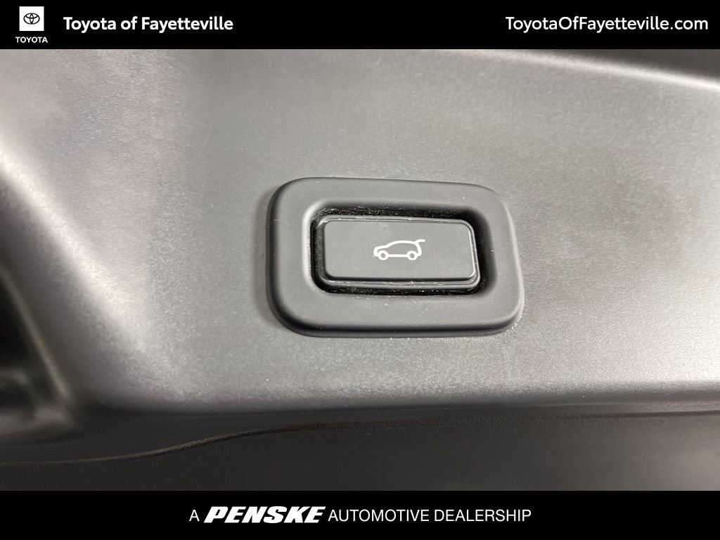 Used 2021 Land Rover Range Rover Evoque SE image 11