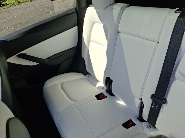 Used 2021 Tesla Model Y Long Range AWD/4WD image 18