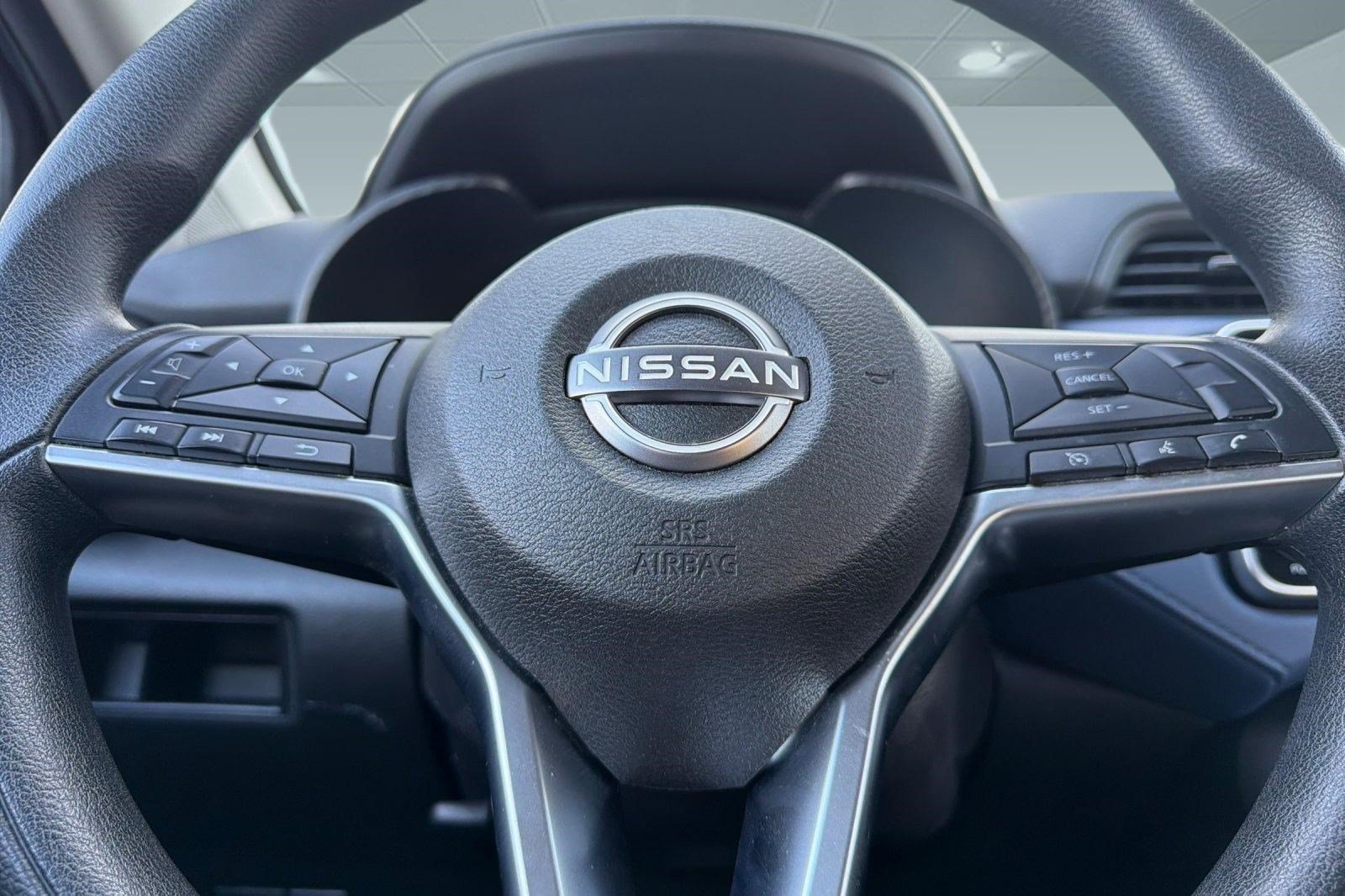 Used 2023 Nissan Versa SV FWD image 10