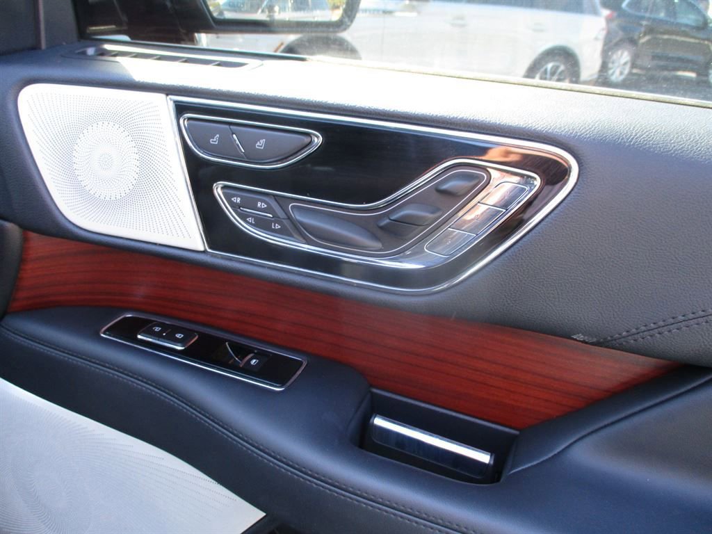 Used 2022 Lincoln Navigator L Reserve image 10