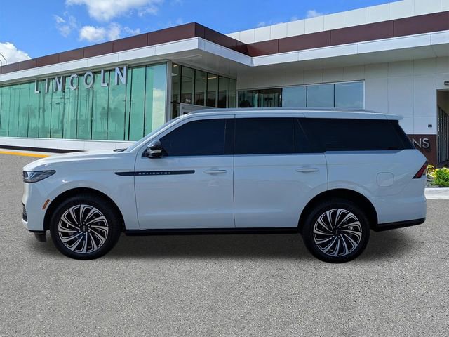 Certified 2025 Lincoln Navigator Black Label AWD/4WD image 7