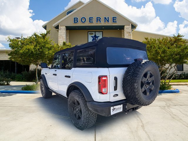 Used 2021 Ford Bronco Black Diamond image 3