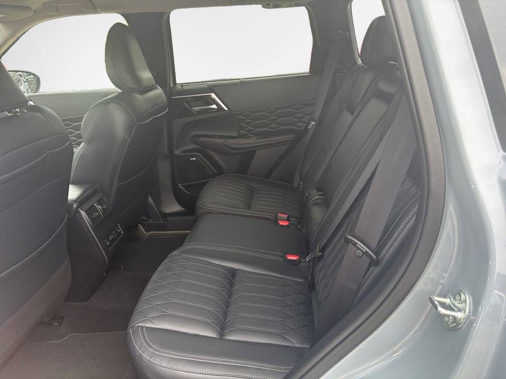 Used 2025 Mitsubishi Outlander SEL AWD/4WD image 24