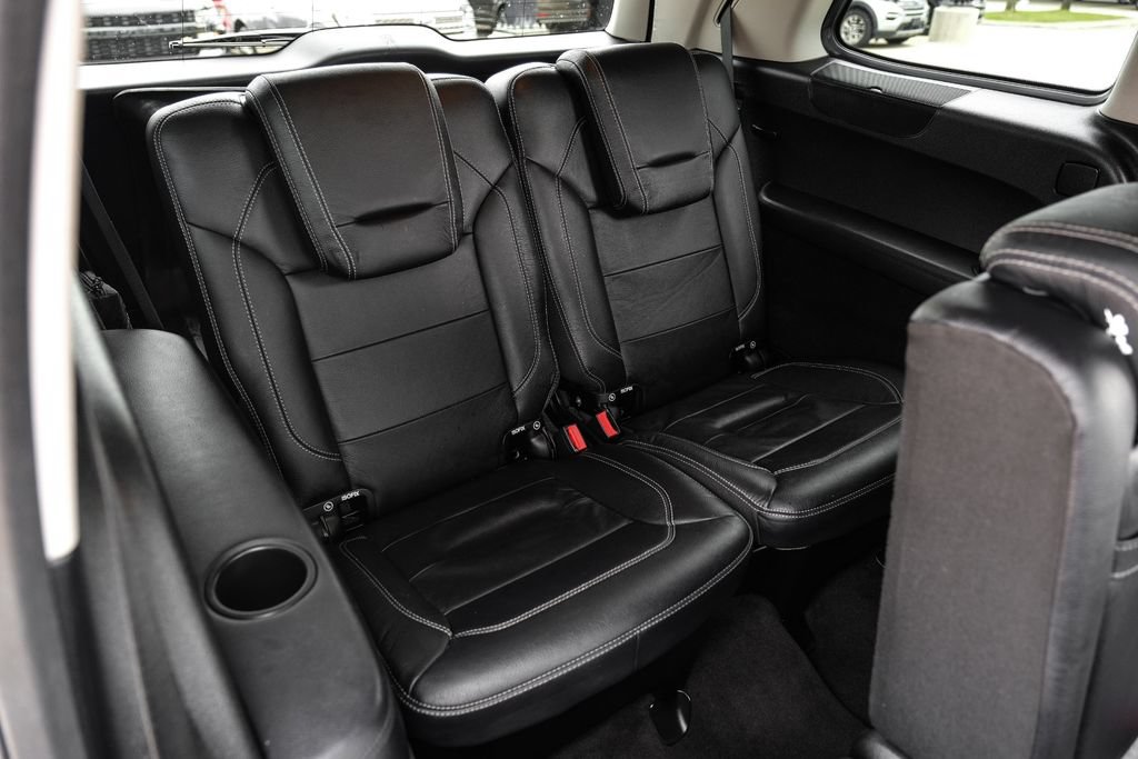 Used 2015 Mercedes-Benz GL 550 4MATIC image 39