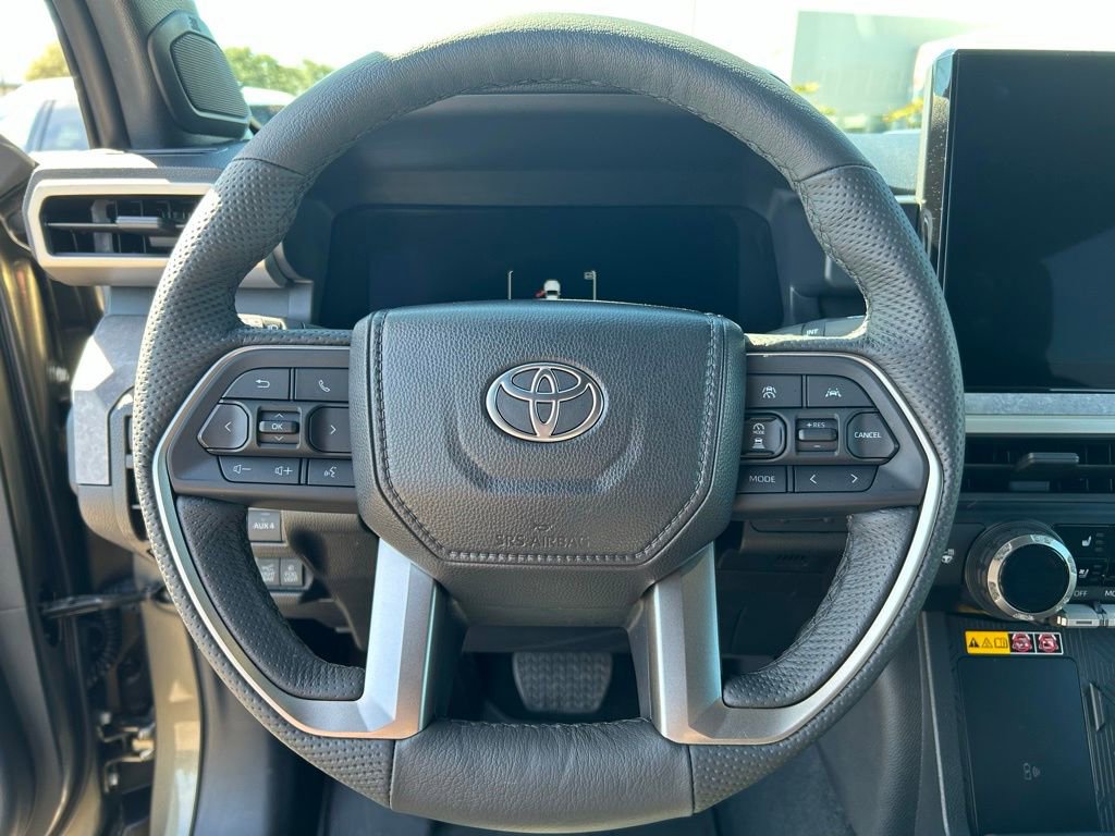 Used 2025 Toyota Tacoma Trailhunter image 22