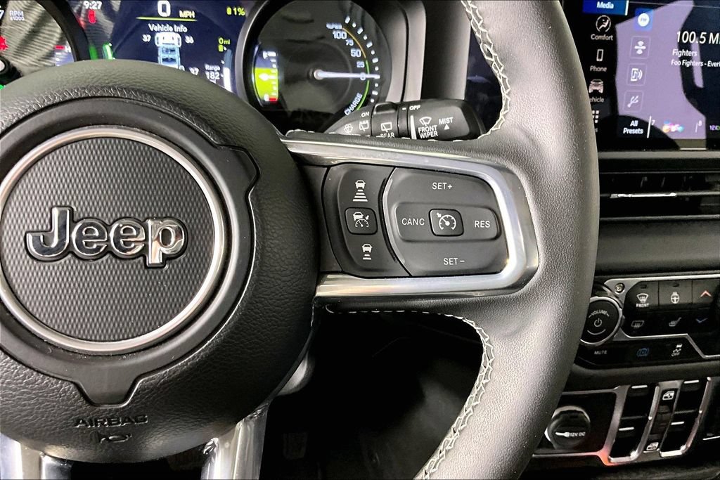 Used 2025 Jeep Wrangler Unlimited Sahara AWD/4WD image 11